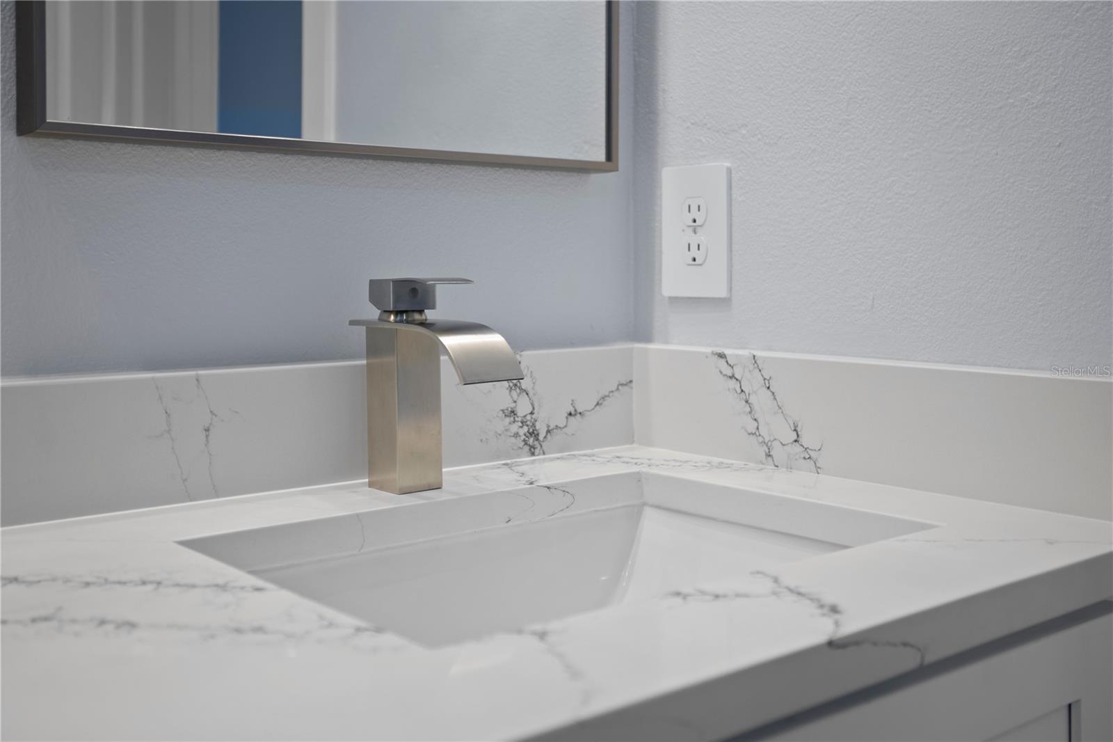 DELONA LAKES UN 32 - Residential