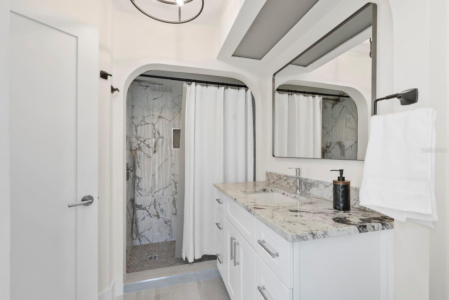 BAYVIEW ESTATES - Residential