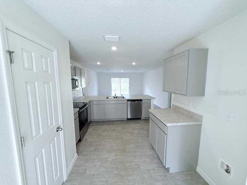 25 ROUND THORN DRIVE