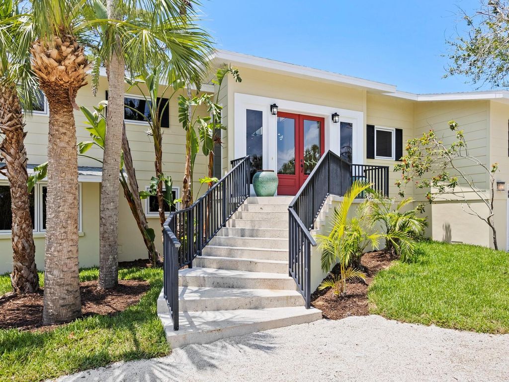 Photo of 7320 Melaleuca Way, Siesta Key, FL 34242 (MLS # A4652512)