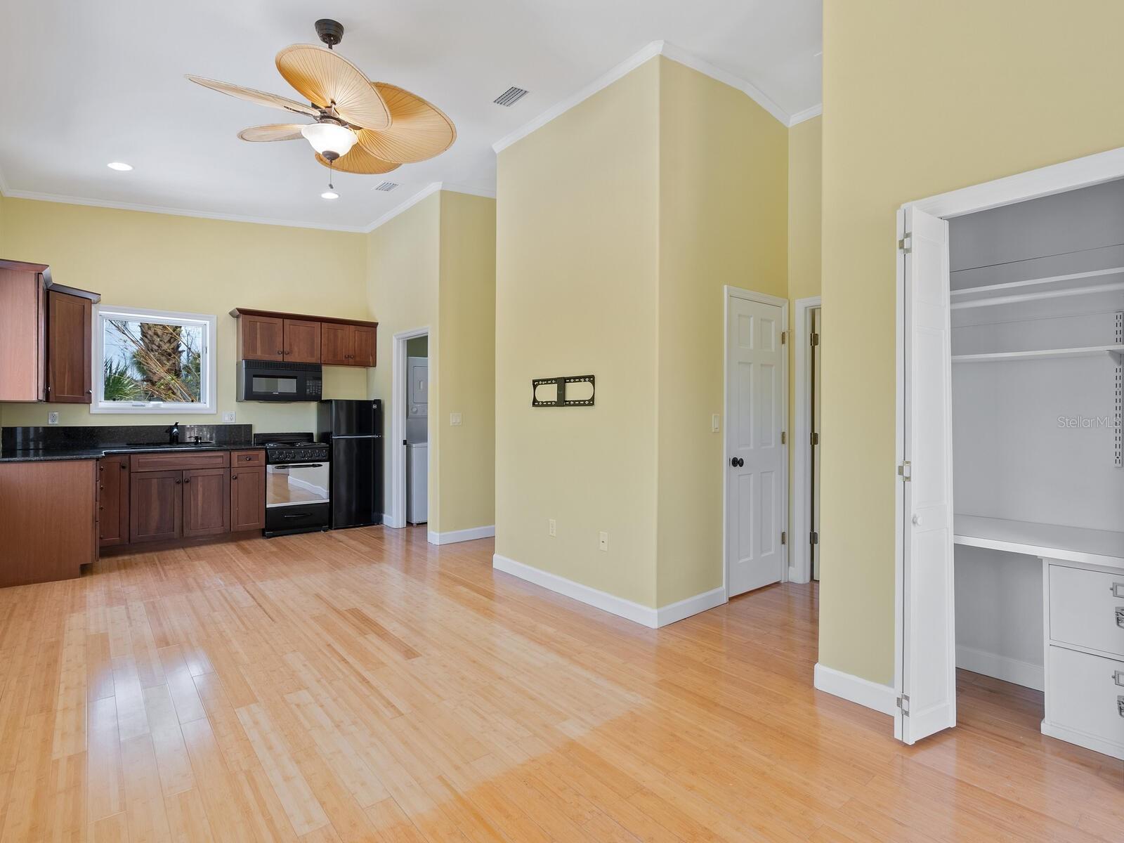 SANDERLING CLUB - Residential