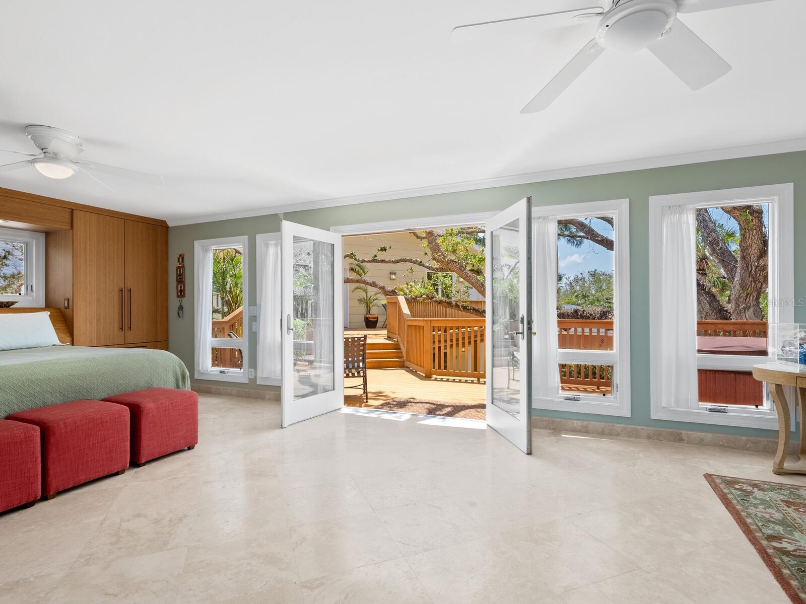 SANDERLING CLUB - Residential