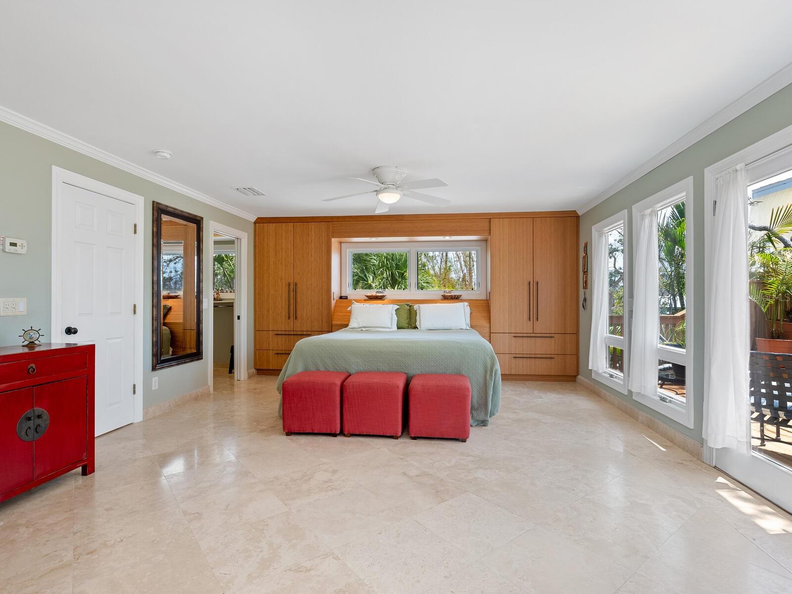 SANDERLING CLUB - Residential