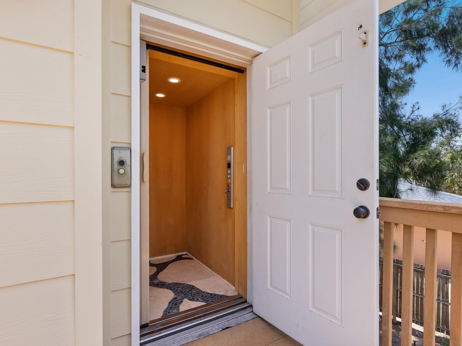 SANDERLING CLUB - Residential