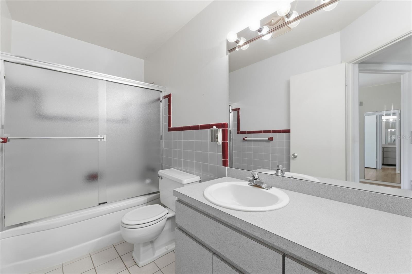 ORANGE ESTATES OF ST PETE - Residential