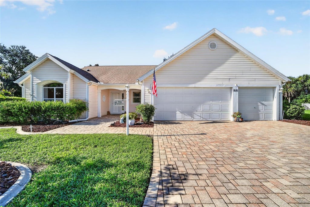 Photo of 916 Ramos Drive, The Villages, FL 32159 (MLS # G5117569)