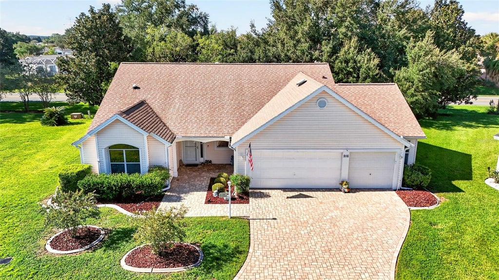 Photo of 916 Ramos Drive, The Villages, FL 32159 (MLS # G5117569)