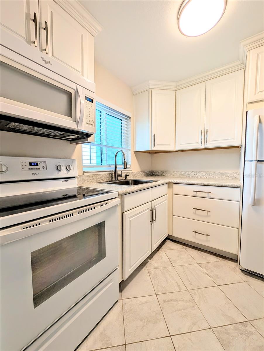 5949 EASY STREET I36