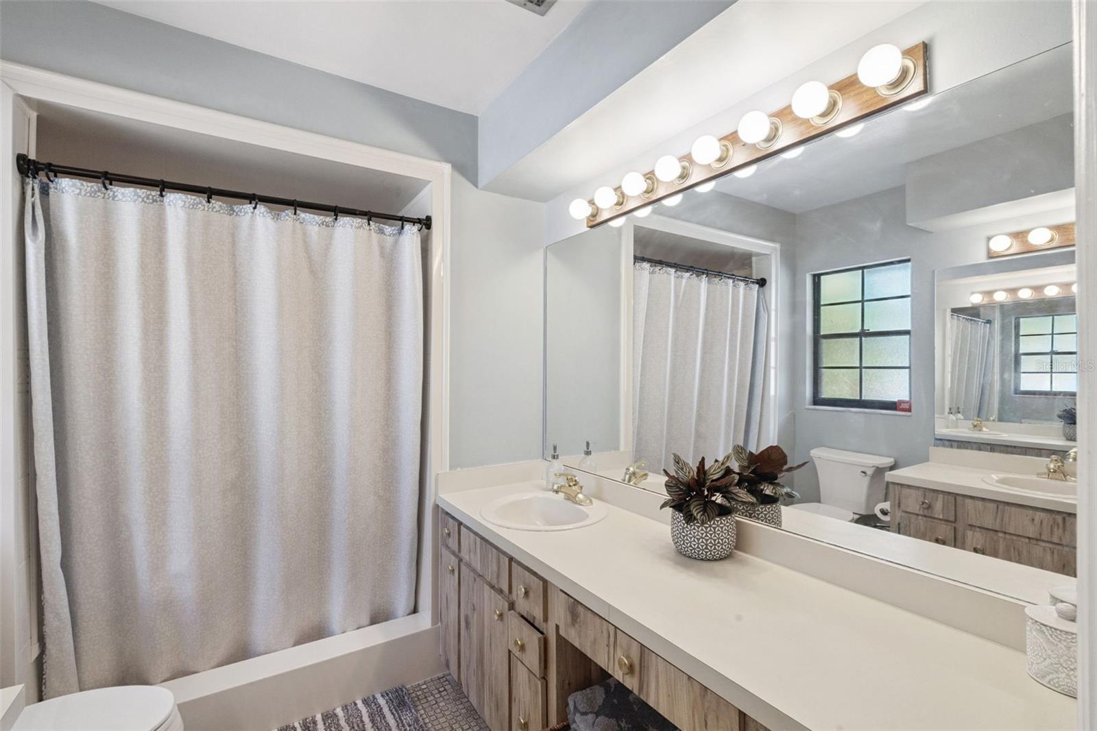 BENT OAK PH 01 - Residential