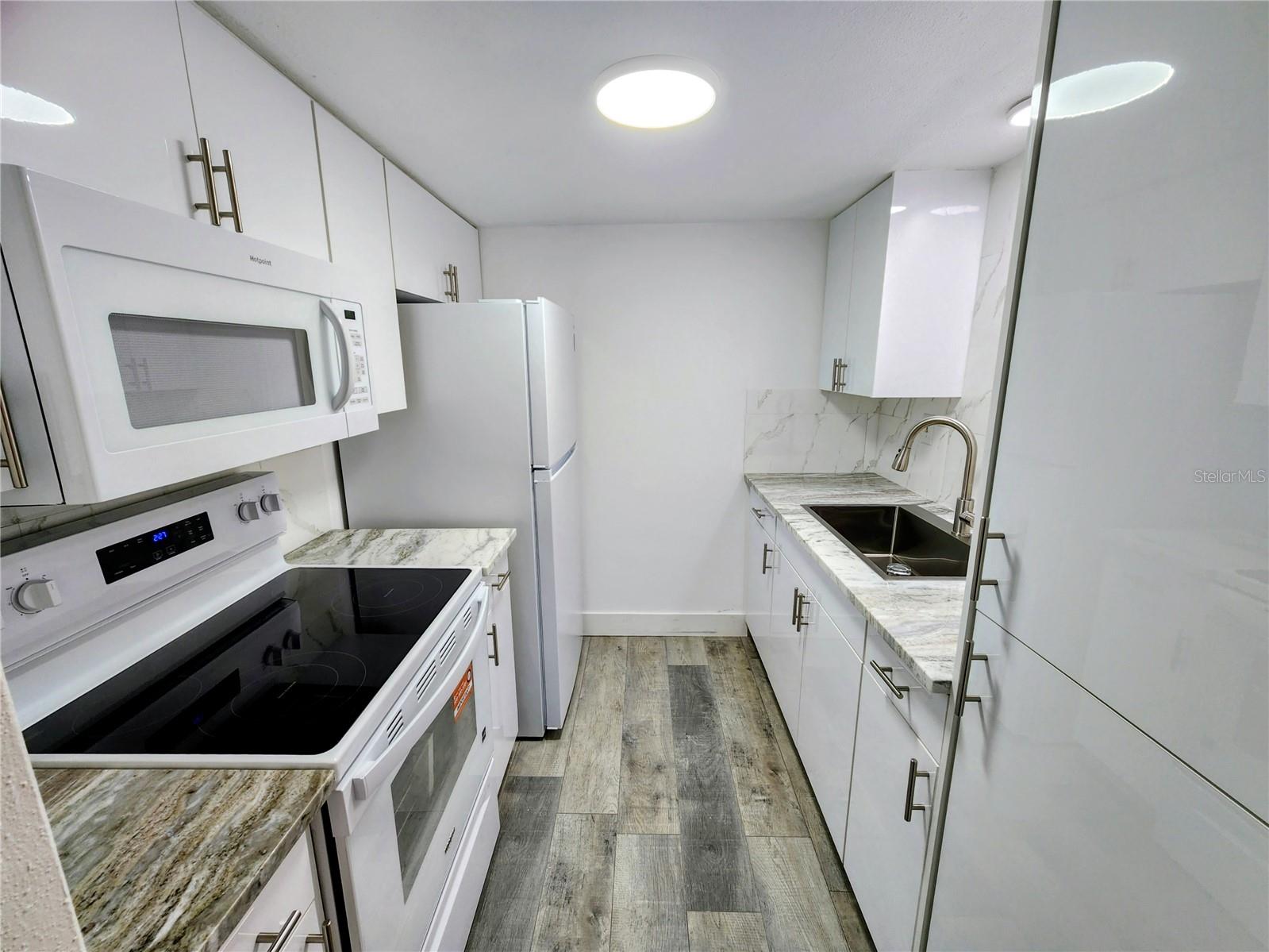 VILLAGE APTS PH 1 - Residential