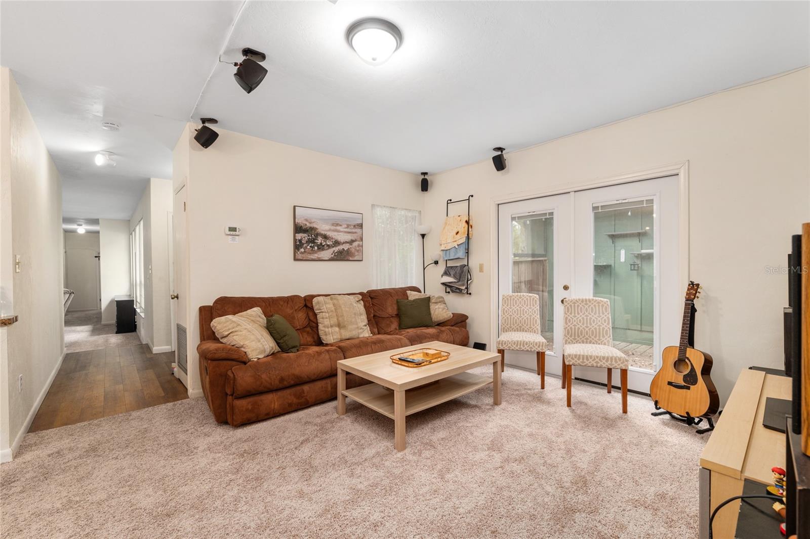 BLACK PINES - Residential