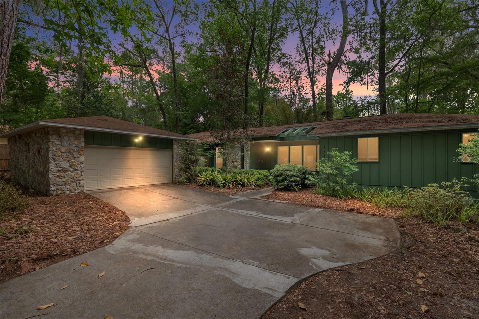 BLACK PINES - Residential