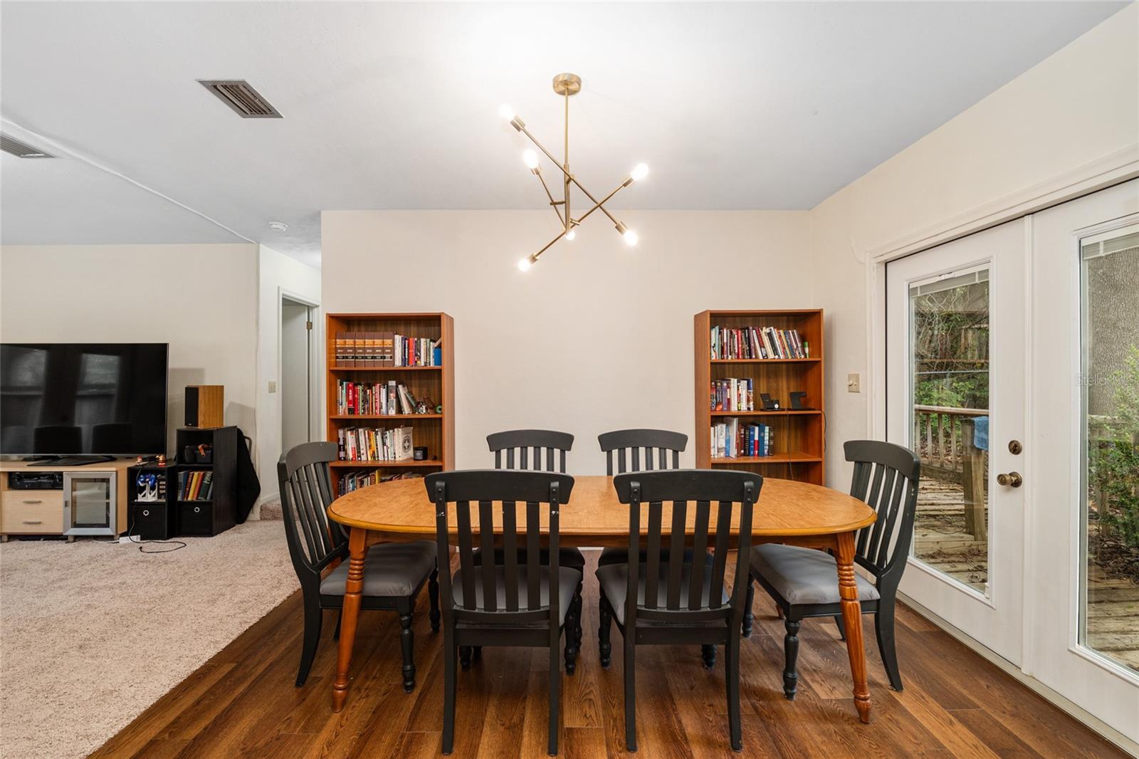 BLACK PINES - Residential