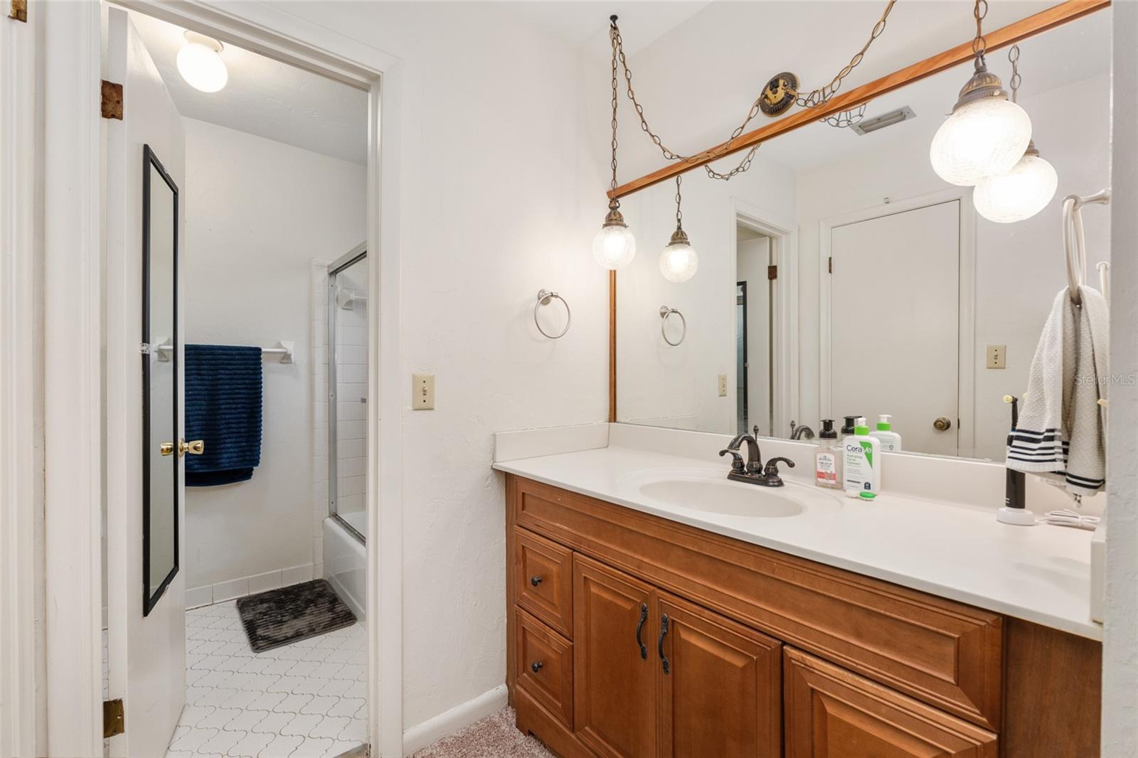 BLACK PINES - Residential