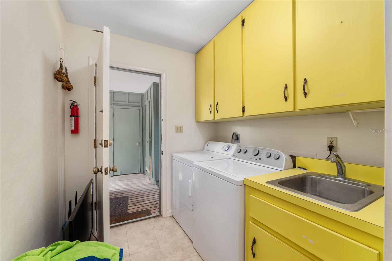 BLACK PINES - Residential