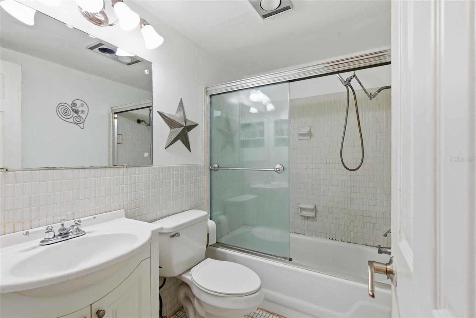 TOWN APTS CONDO - Residential