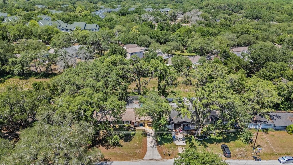 Photo of 2522 E 149th Avenue, Lutz, FL 33559 (MLS # TB8496927)