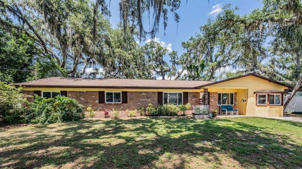 Photo of 2522 E 149th Avenue, Lutz, FL 33559 (MLS # TB8496927)