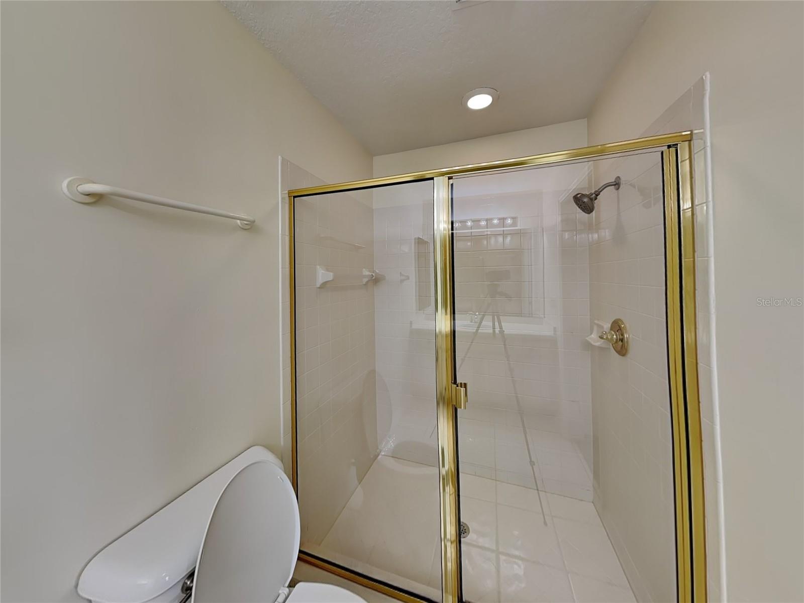 MOUNT DORA COUNTRY CLUB MOUNT DORA PH 02-1 - Residential Lease