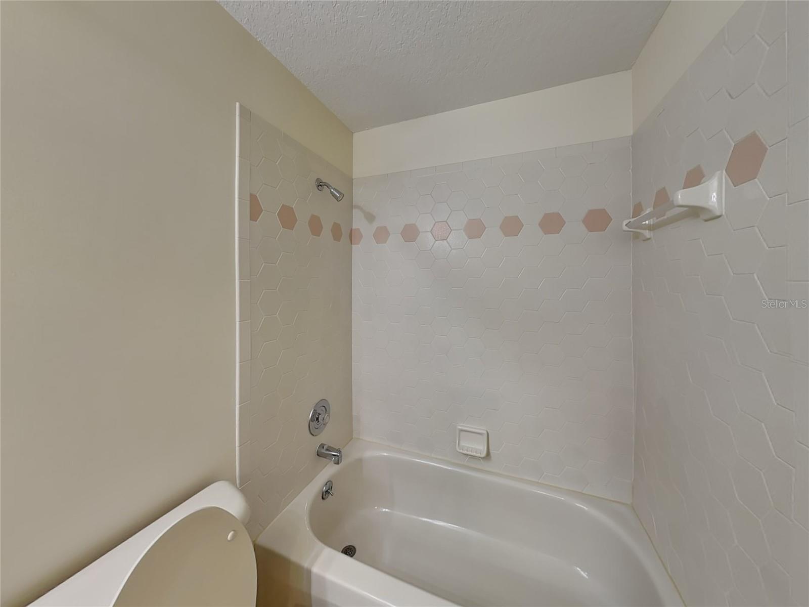 MOUNT DORA COUNTRY CLUB MOUNT DORA PH 02-1 - Residential Lease