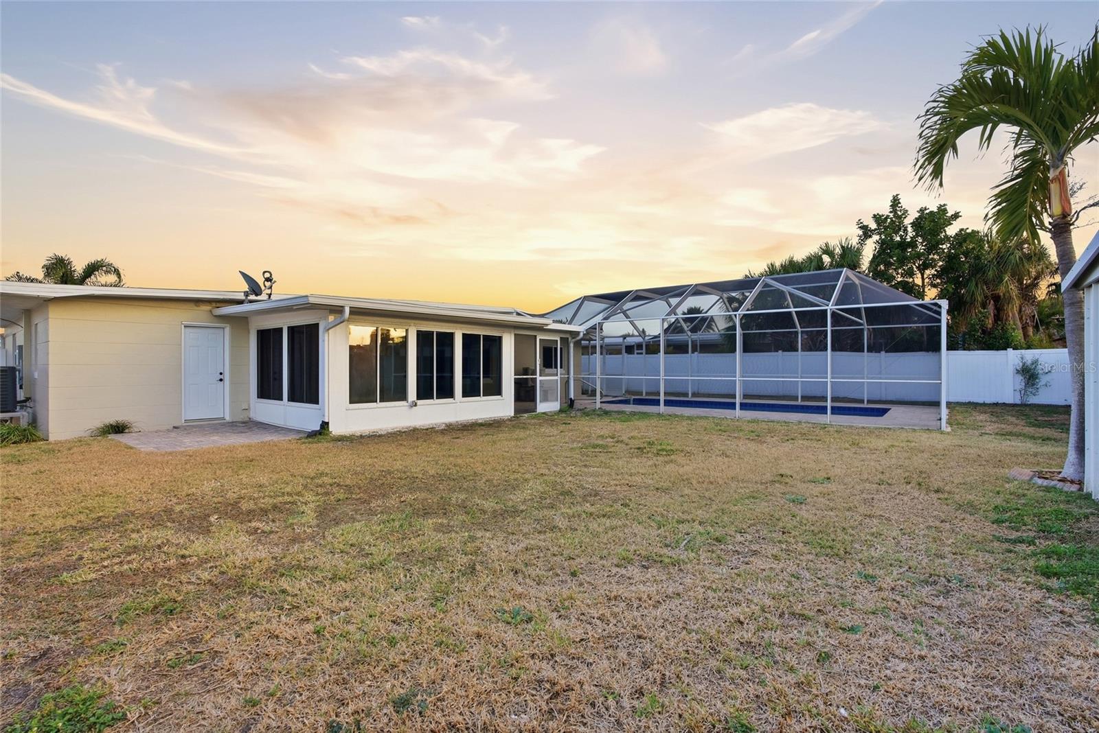 THREE PALMS POINT - Residential