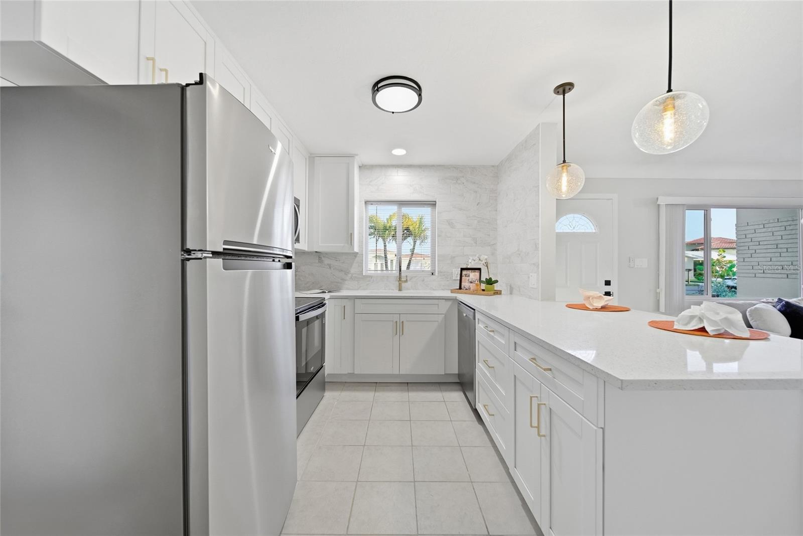 THREE PALMS POINT - Residential