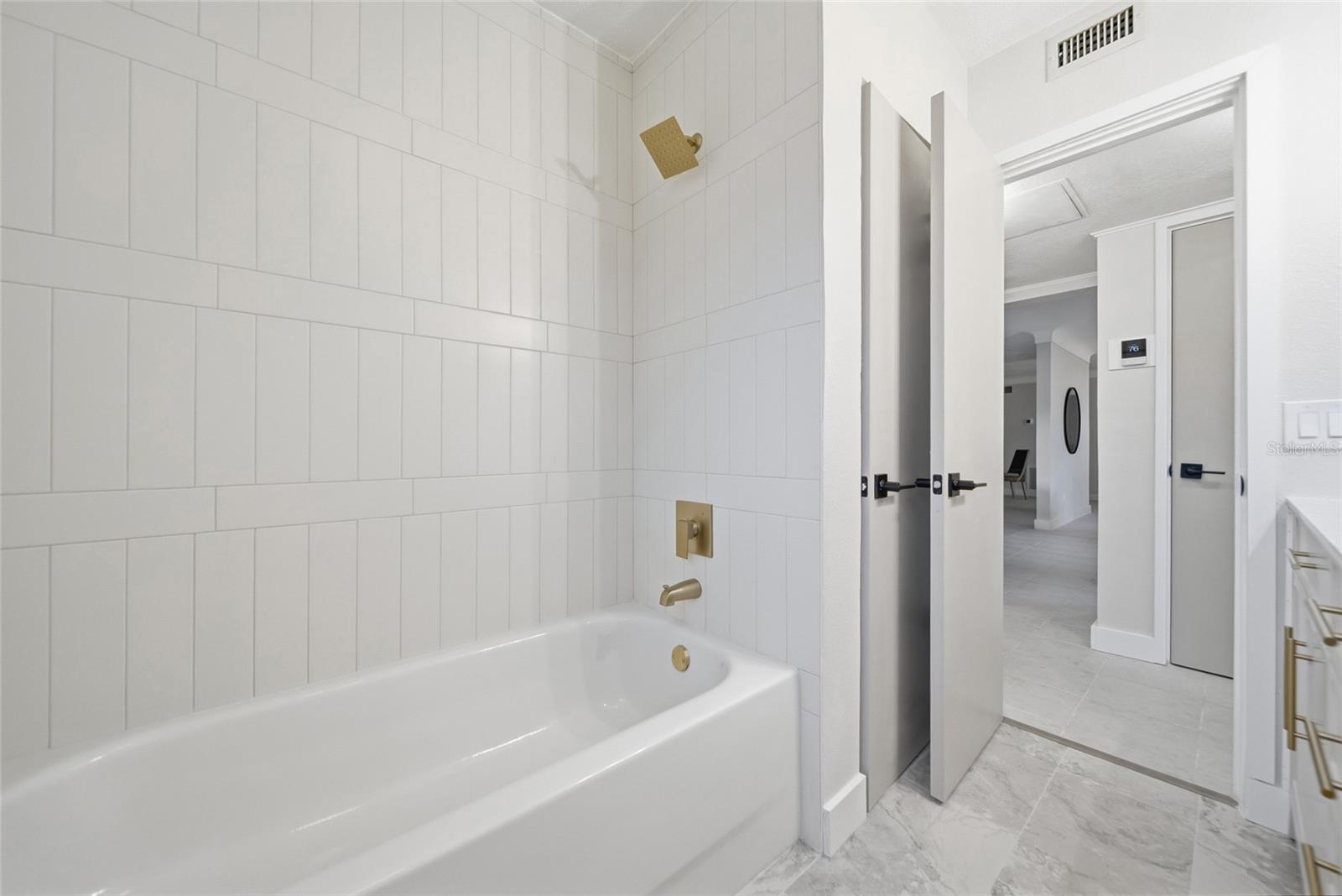 THREE PALMS POINT - Residential