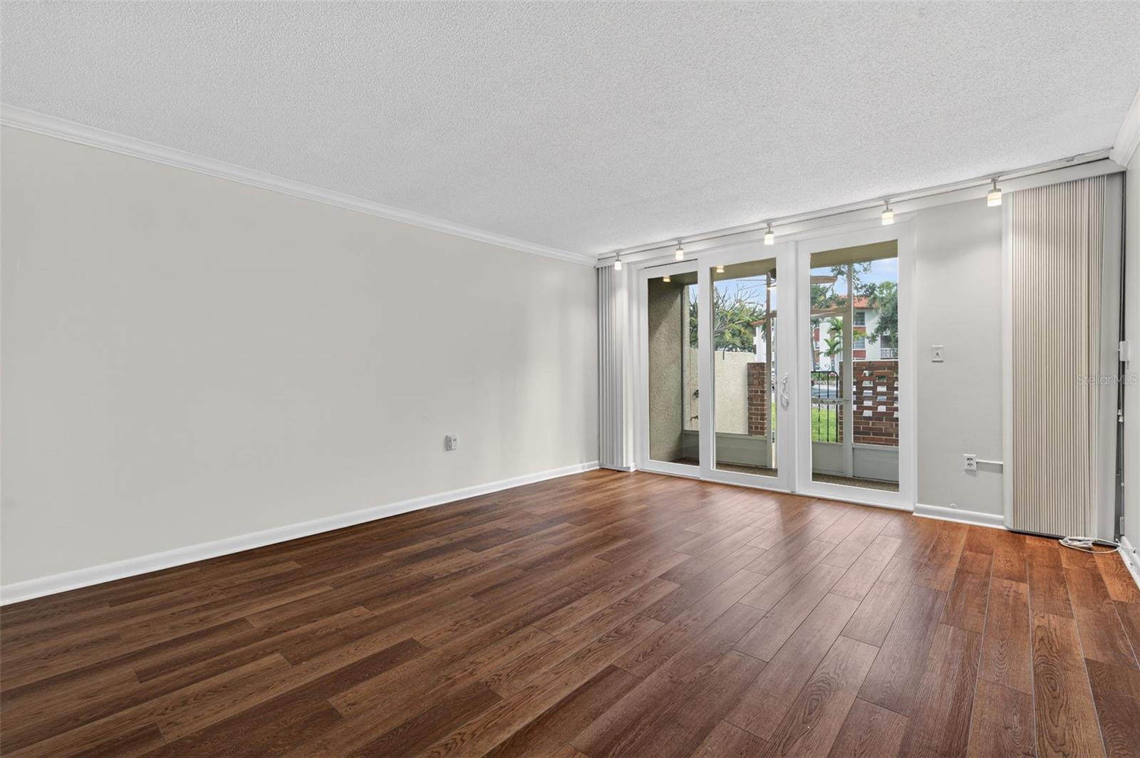 SEVILLE CONDO 4 - Residential