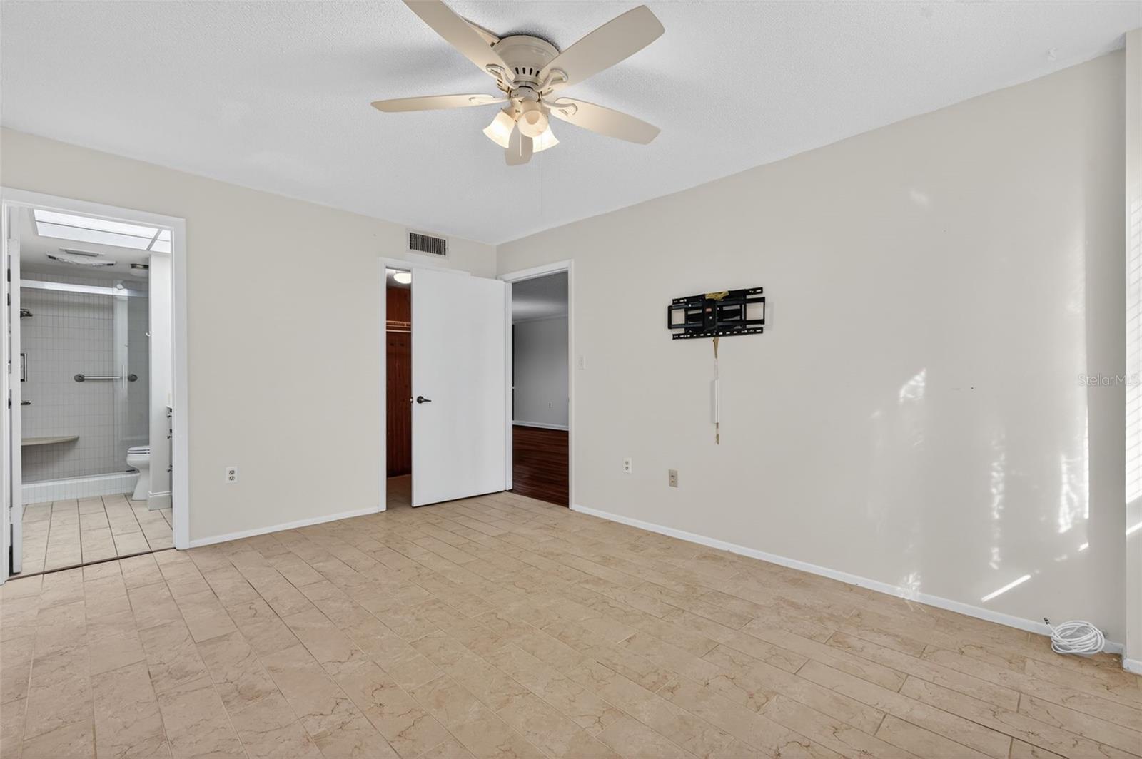 SEVILLE CONDO 4 - Residential