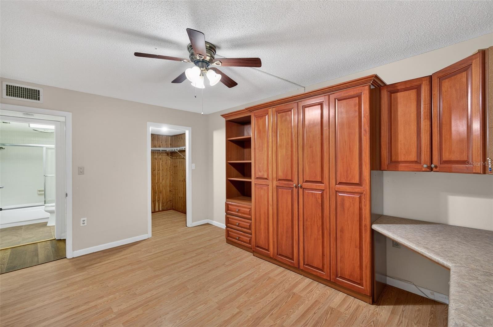 SEVILLE CONDO 4 - Residential