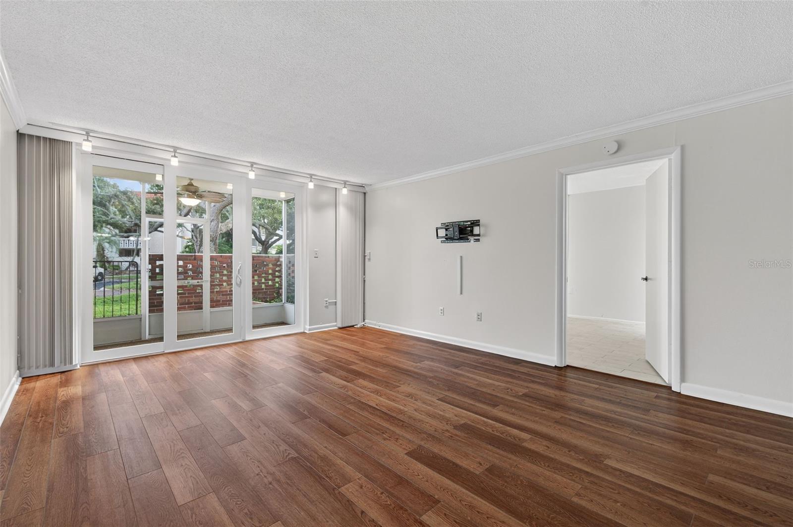 SEVILLE CONDO 4 - Residential