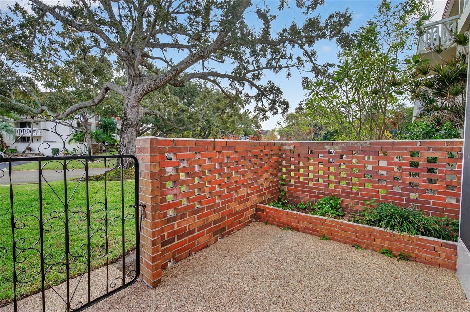 SEVILLE CONDO 4 - Residential