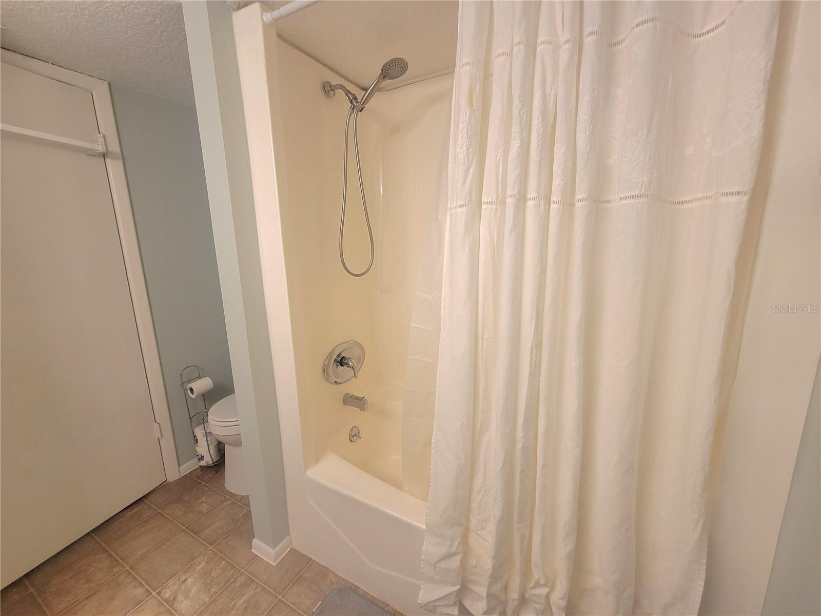 HEATHER LAKE APTS CONDO - Residential Lease