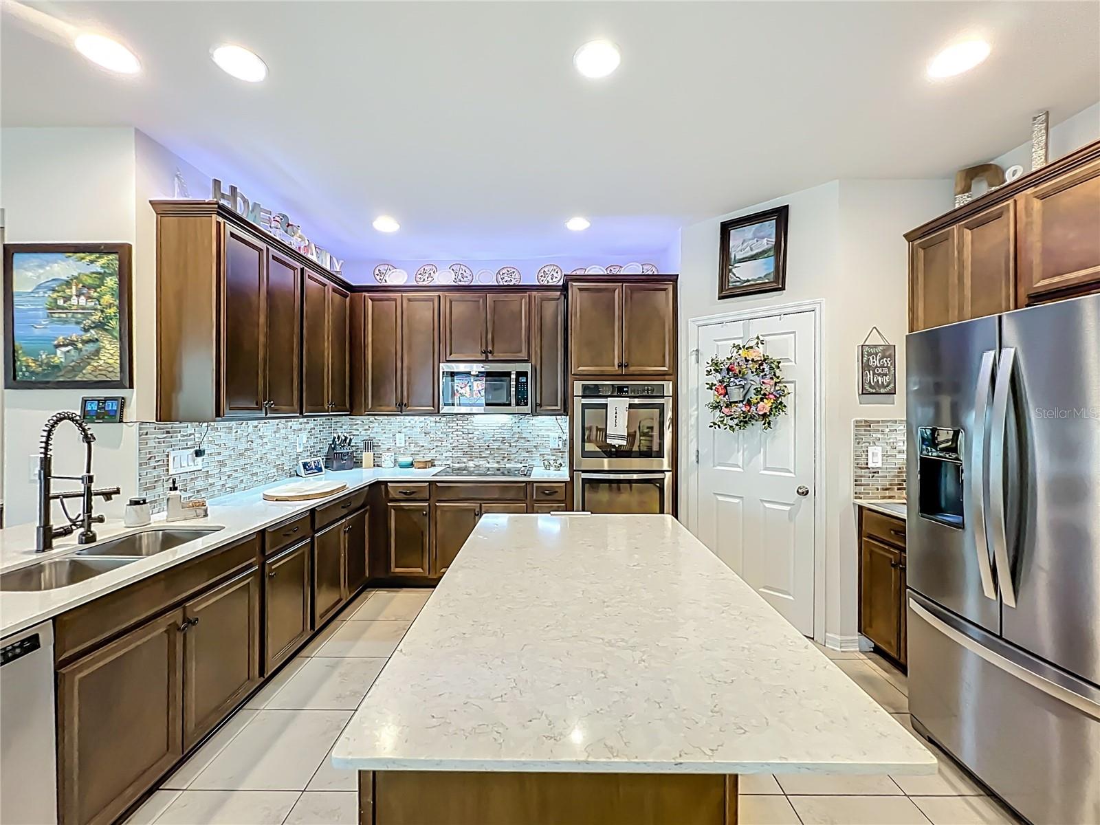 2910 SAND OAK LOOP