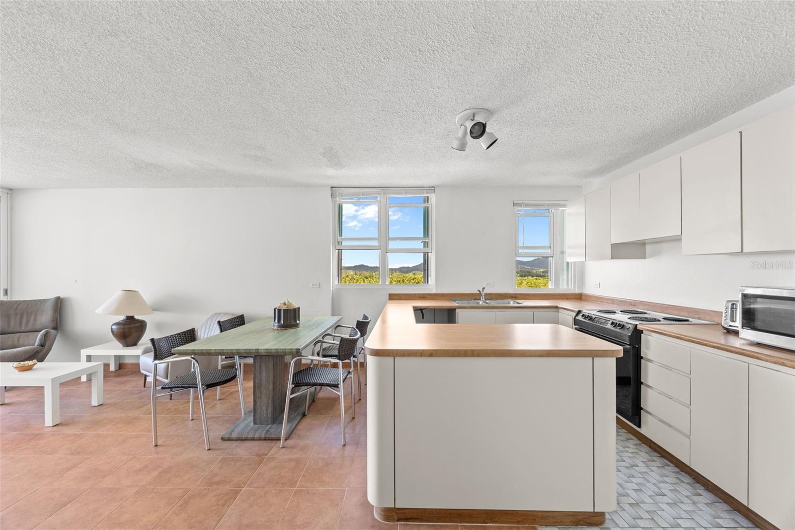 SANDY HILLS - Residential