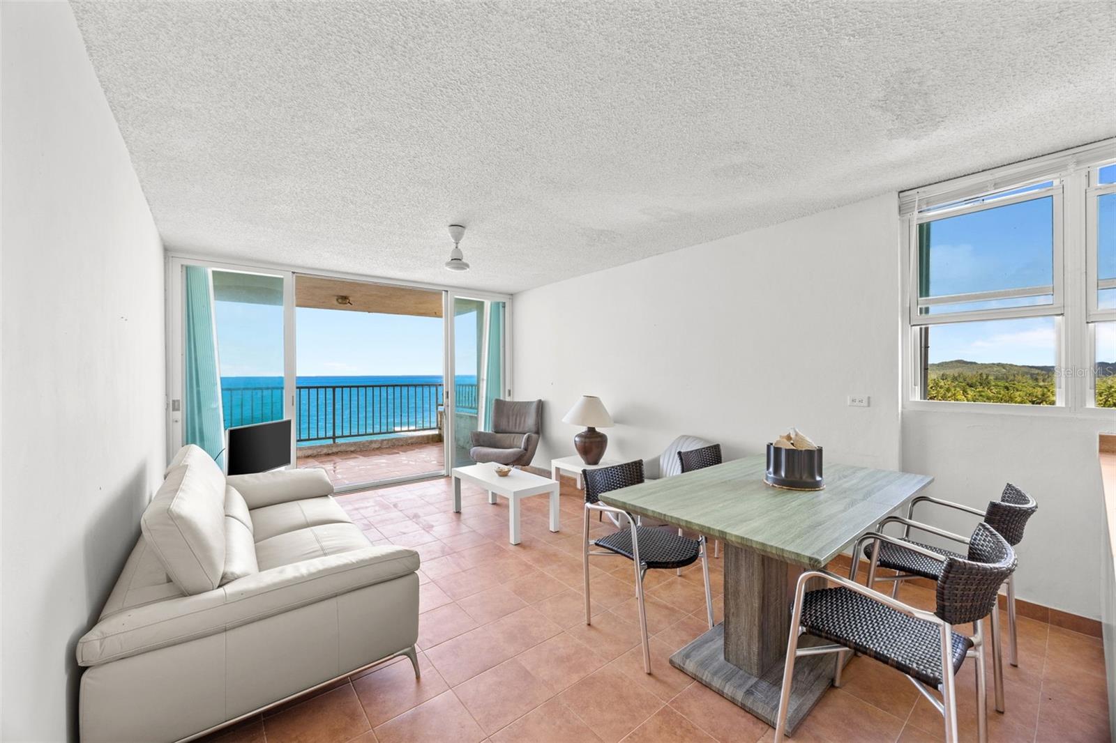 49 CALLE ROSENDO M CINTRON 5F