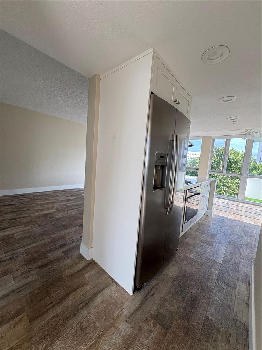 BEACON ON 3RD ST THE - Residential Lease