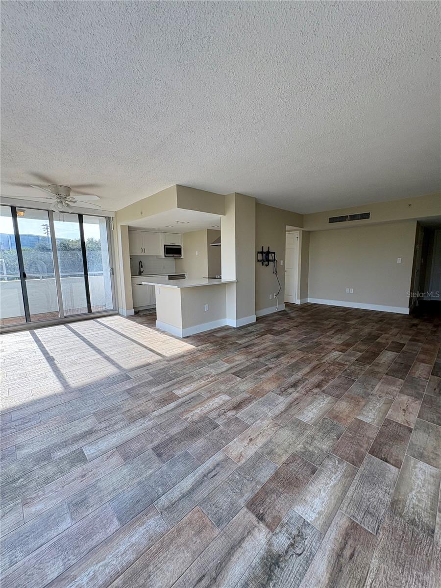 BEACON ON 3RD ST THE - Residential Lease