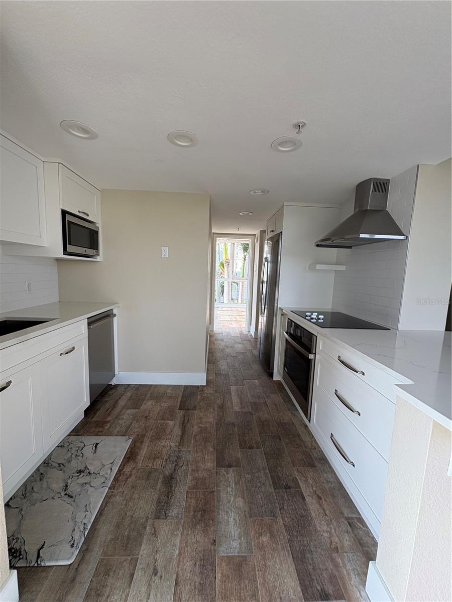 BEACON ON 3RD ST THE - Residential Lease