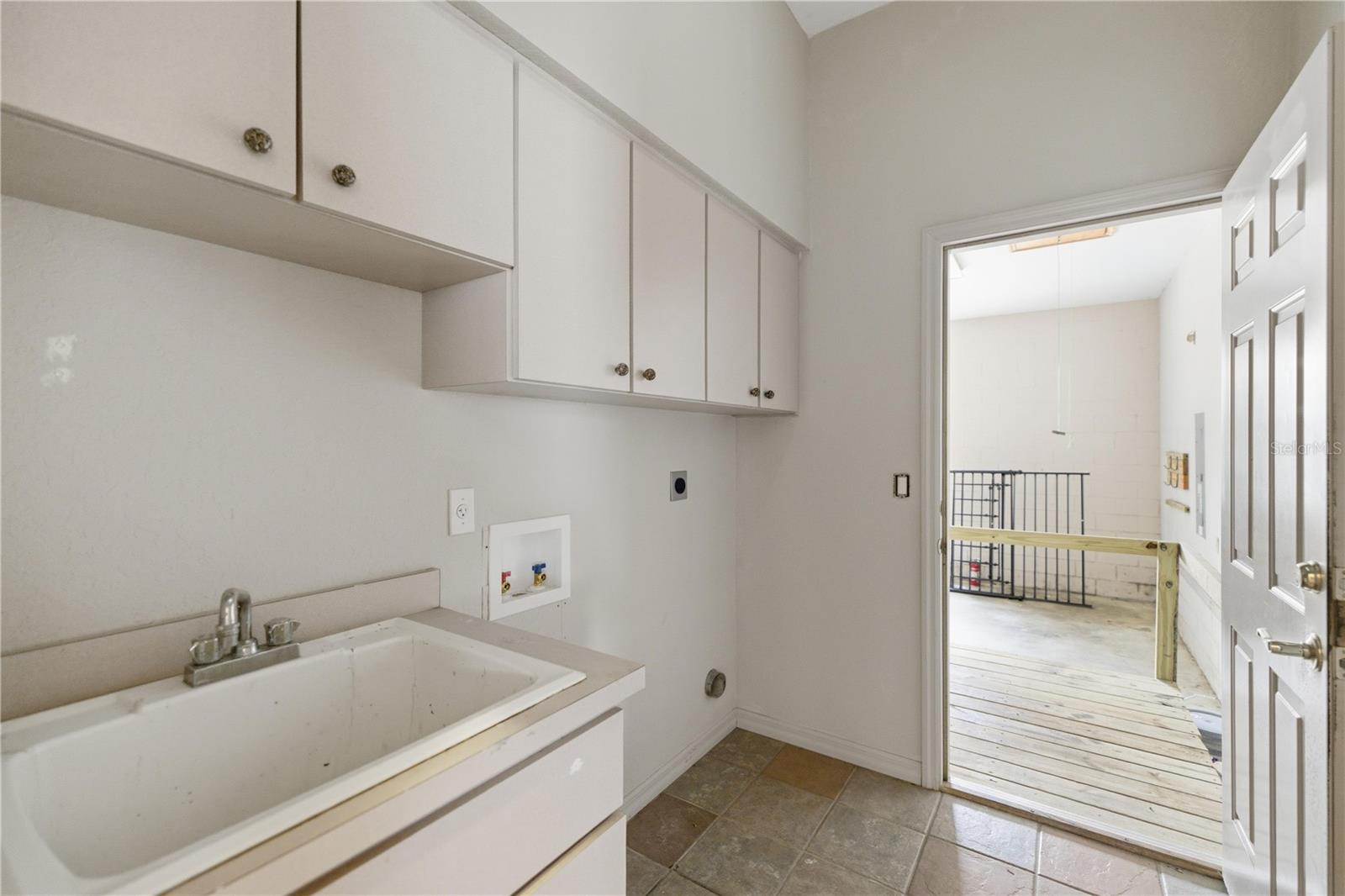 AVONDALE - Residential