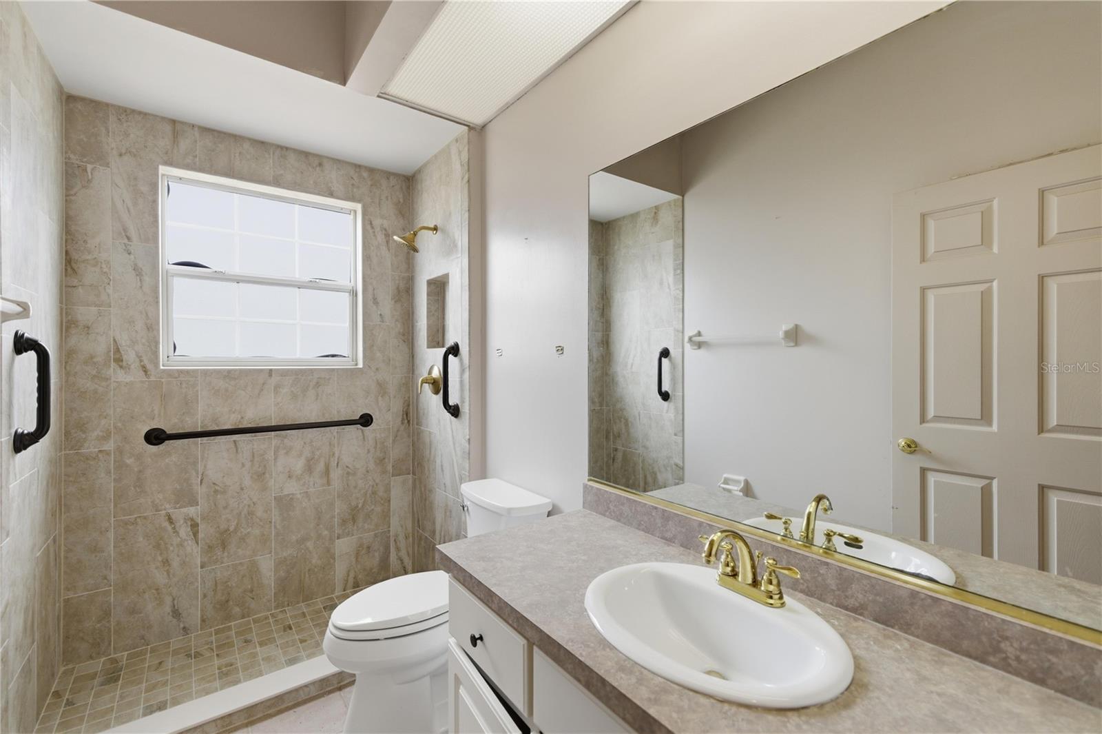 AVONDALE - Residential