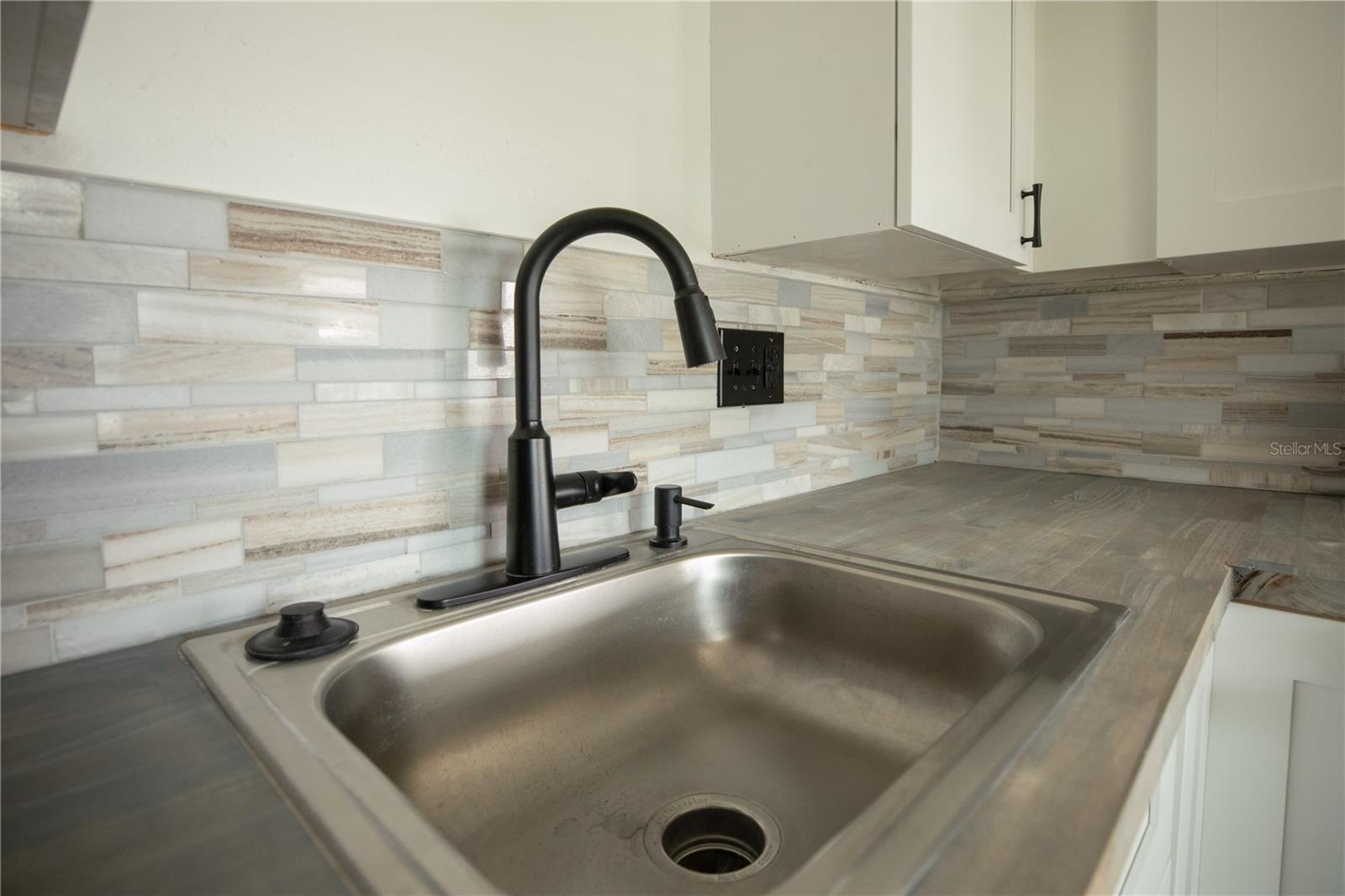 SHANGRI-LA APT PARK - Residential