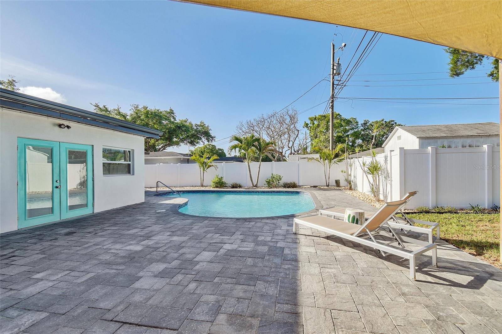 MEADOW LAWN 9TH ADD - Residential