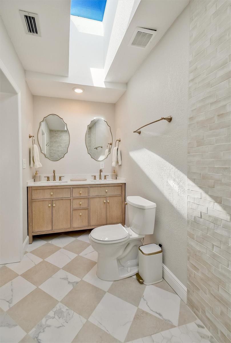 MEADOW LAWN 9TH ADD - Residential