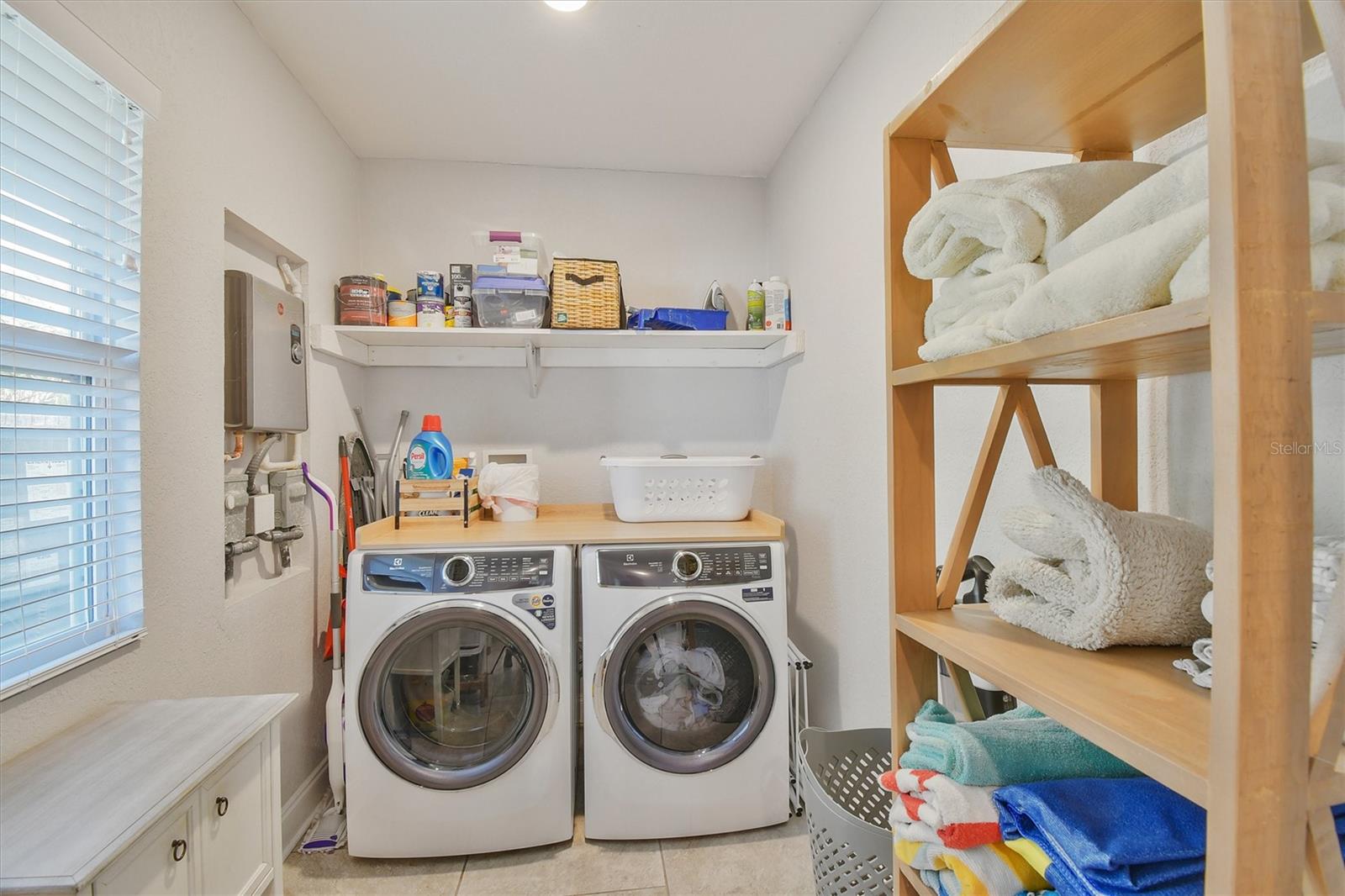 MEADOW LAWN 9TH ADD - Residential