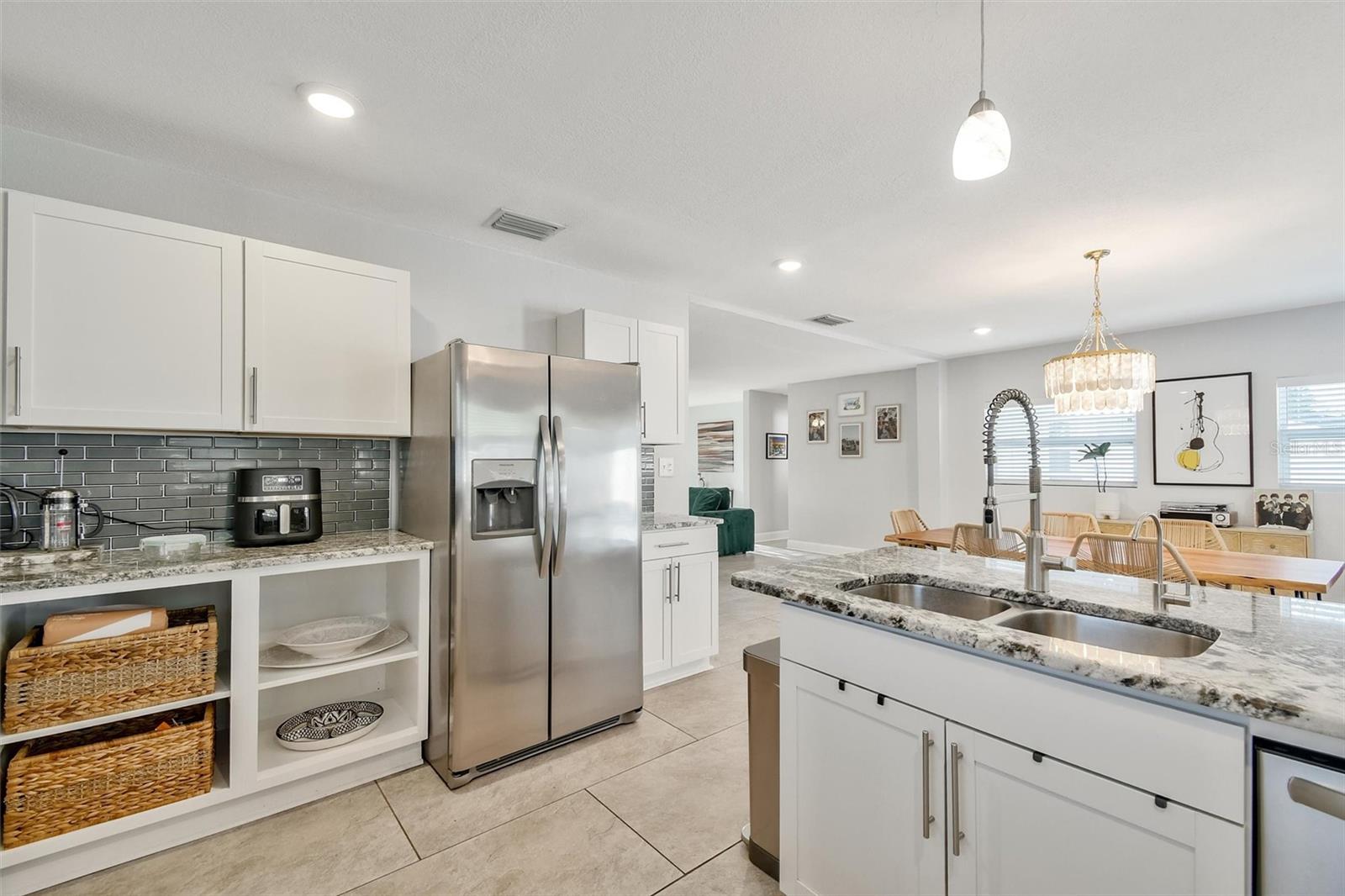 MEADOW LAWN 9TH ADD - Residential