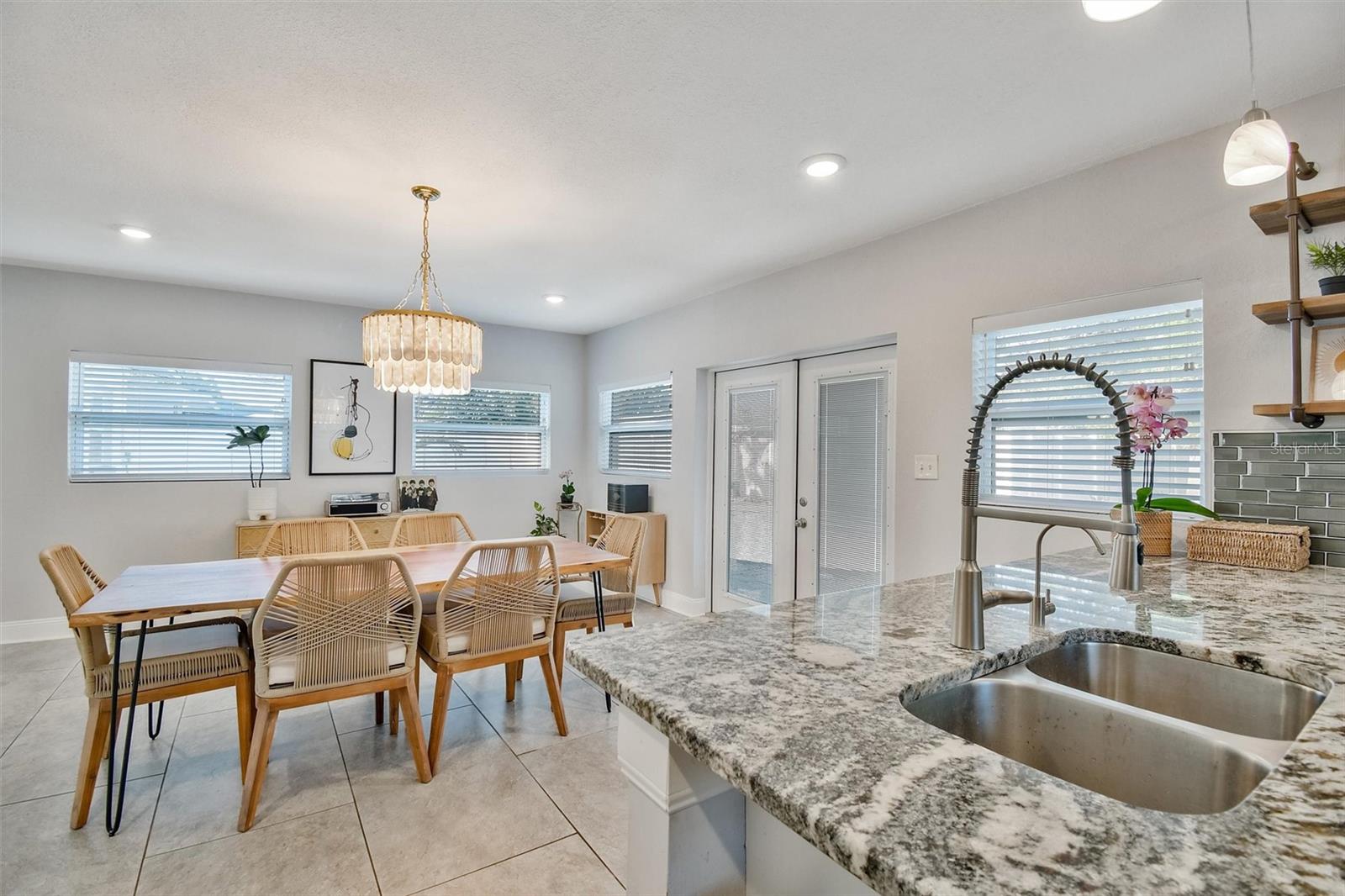 MEADOW LAWN 9TH ADD - Residential