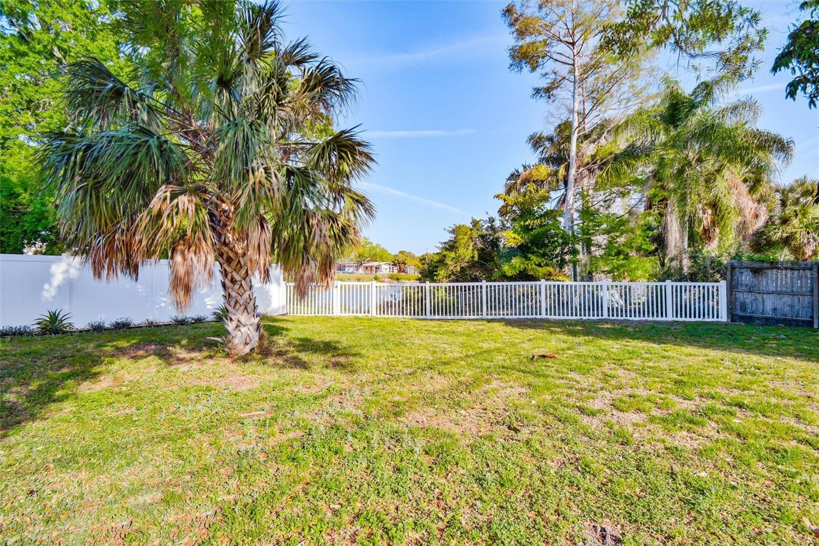 MEADOW LAWN 9TH ADD - Residential