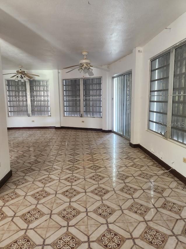 COLLORES WARD - Residential