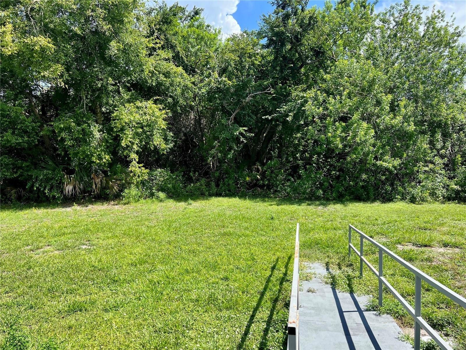 PART OF NE 1/4 OF SE 1/4 AS DES IN DB 232 PG 284 - Residential